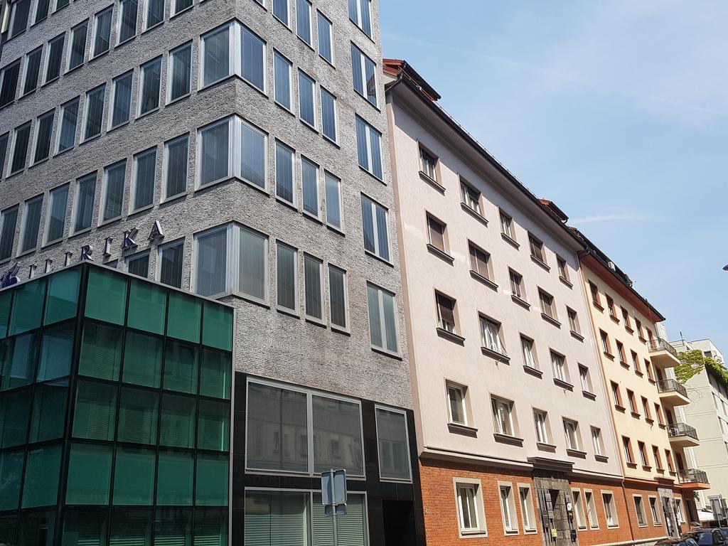 Slovenian Art Story Lejlighed Ljubljana Eksteriør billede